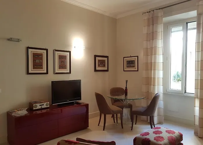 Popolo Square Deluxe Flat Appartamento *